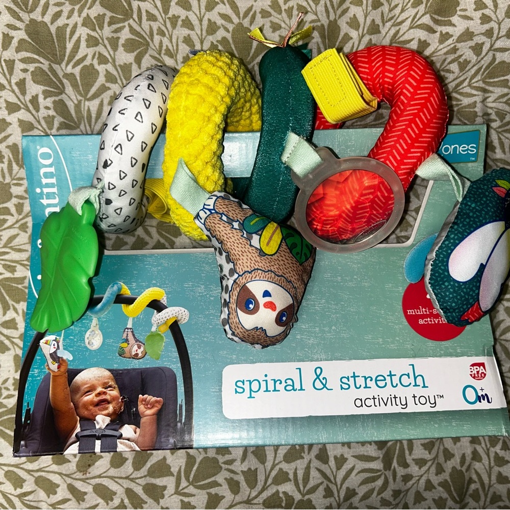 Infantino Stretch & Spiral Activity Toy, Clip-on Style, 6-12
Months, Multicolor